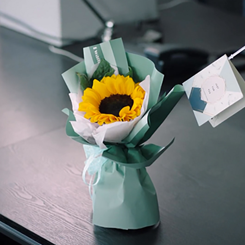 MYHC-22 57×57cm (±2cm) einseitiges, horizontales Blumen-Geschenkpapier mit Perlglanzfolie