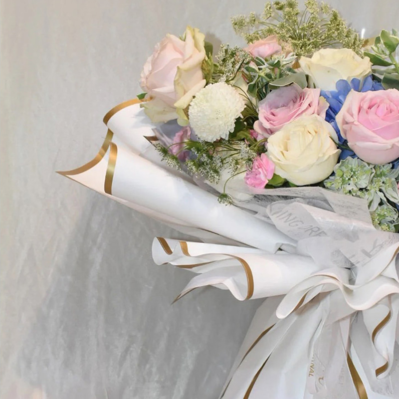 MYHC-27 Blumen-Geschenkpapier aus massiver Perlglanzfolie mit goldenem Rand
