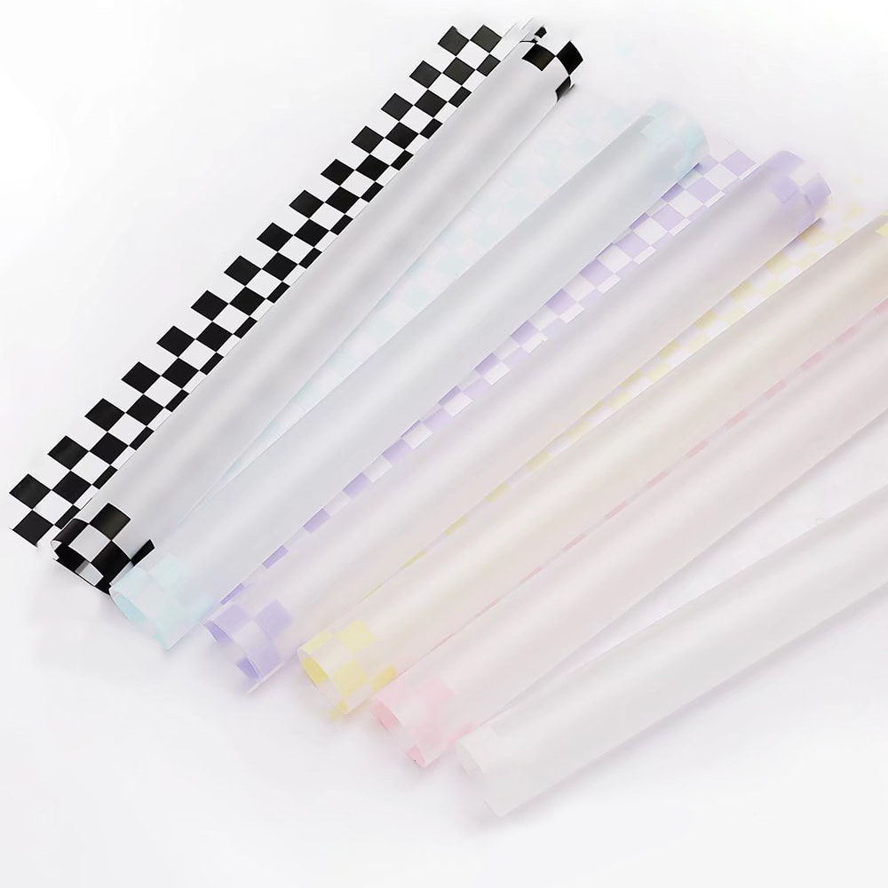 Mehrfarbiges kariertes Blumenstrauß-Geschenkpapier