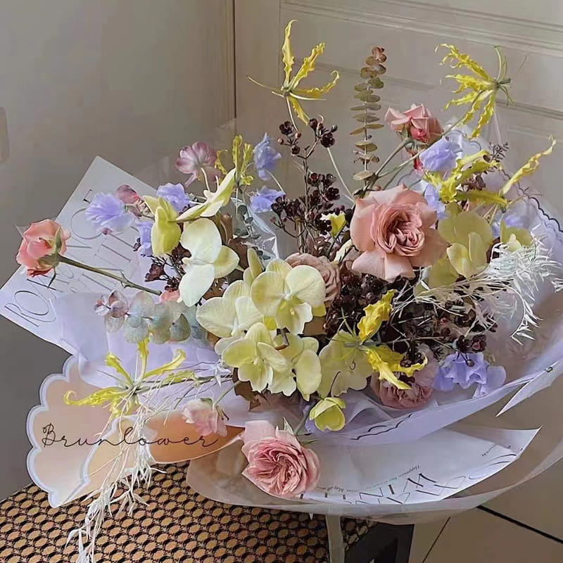 Blumen-Geschenkpapier aus Blütenblatt-Gelee-Folie
