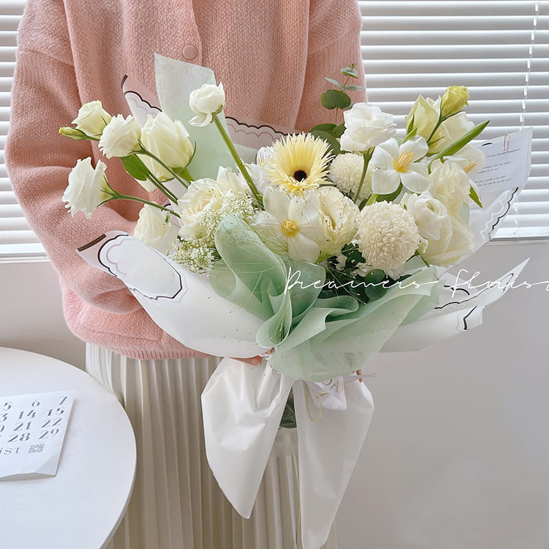 Blumen-Geschenkpapier aus Blütenblatt-Gelee-Folie