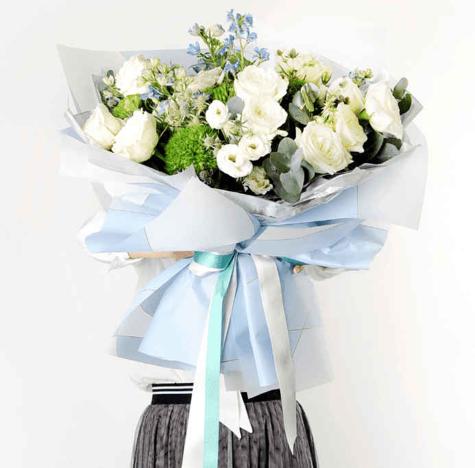 Wasserfestes Blumenstrauß-Geschenkpapier aus Nossa mit magnetischer Linie