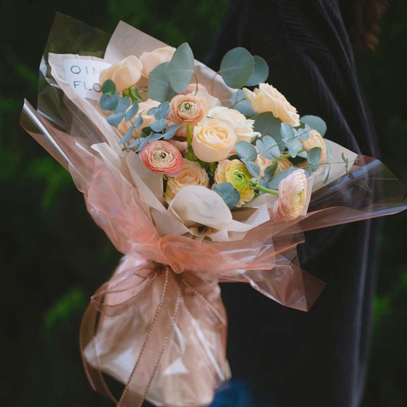 Wasserfestes, transparentes Blumen-Geschenkpapier aus Kristallglas