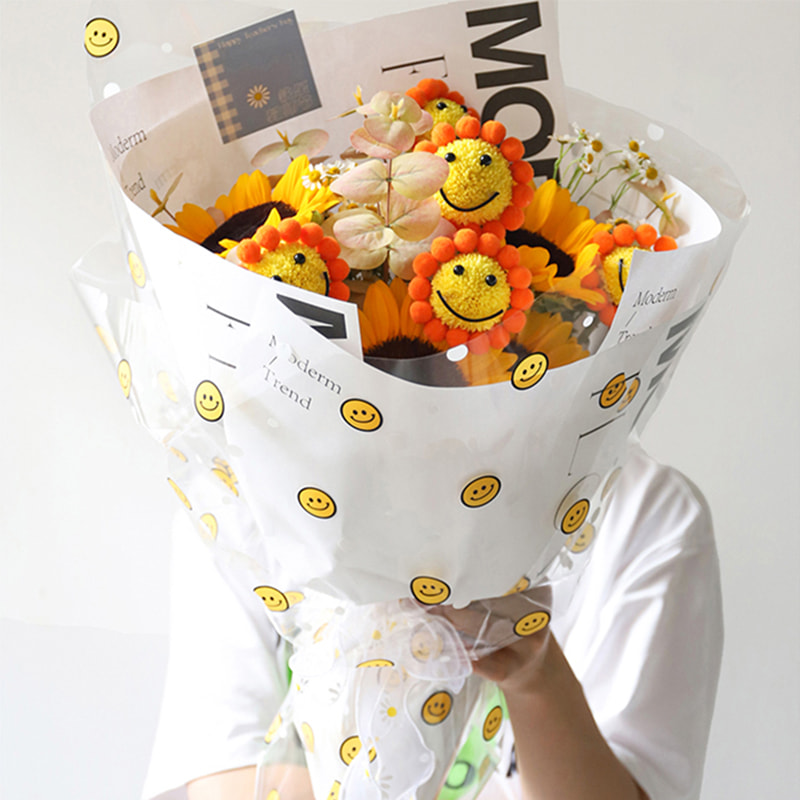 OPP Zellophan-Geschenkpapier mit lächelndem Gesicht und Blumen