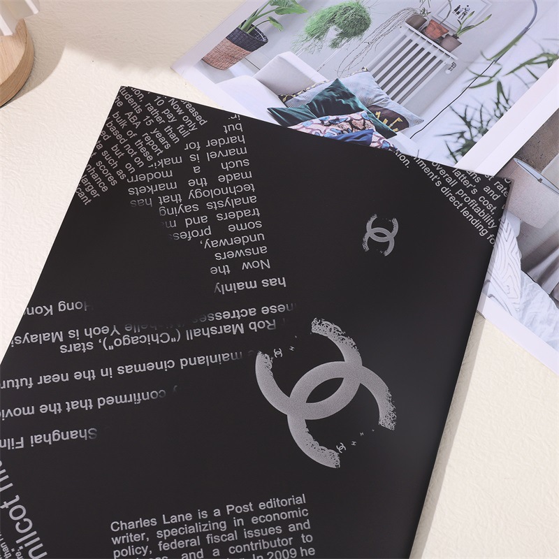 Geschenkpapier der Marke Chanel