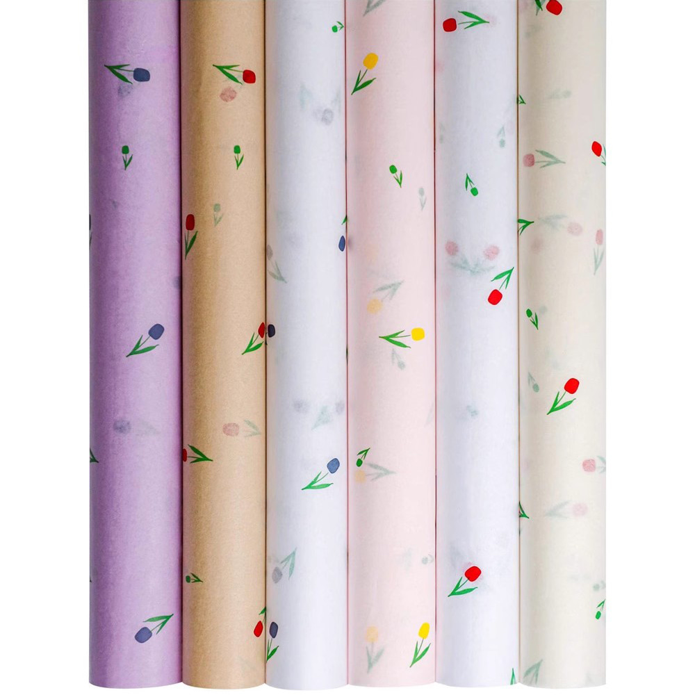 Blumenstrauß aus dickem Geschenkpapier mit künstlerischen Worten