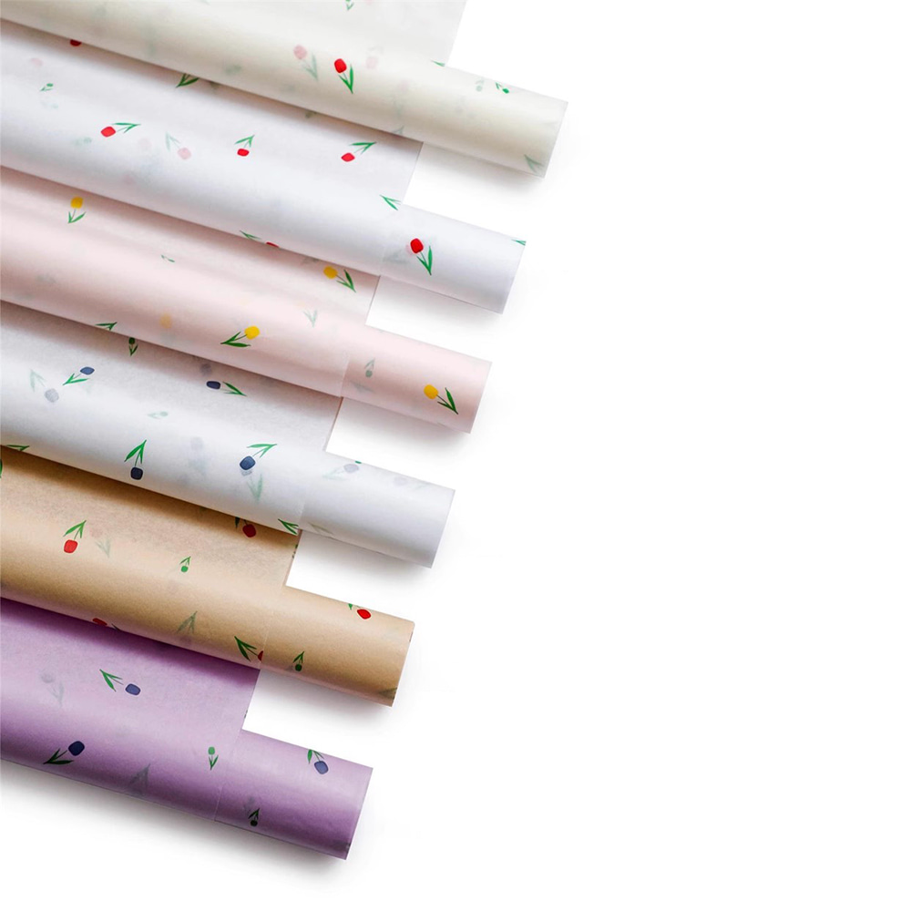 Blumenstrauß aus dickem Geschenkpapier mit künstlerischen Worten