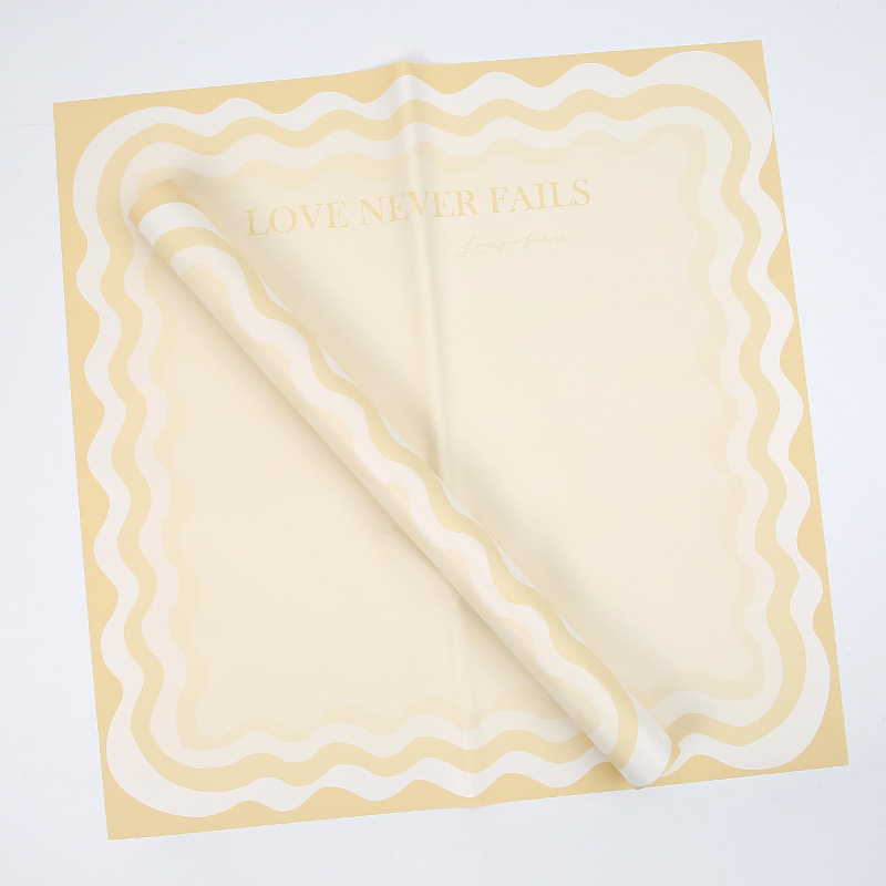 Massives Blumen-Geschenkpapier mit Wellenrand