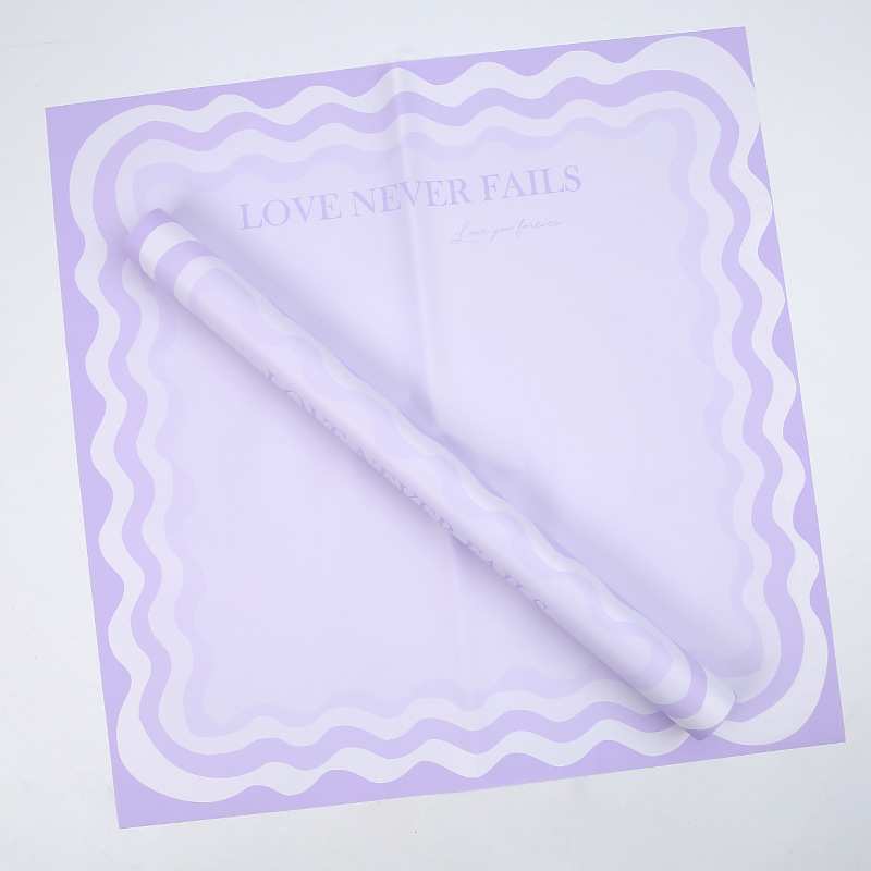 Massives Blumen-Geschenkpapier mit Wellenrand