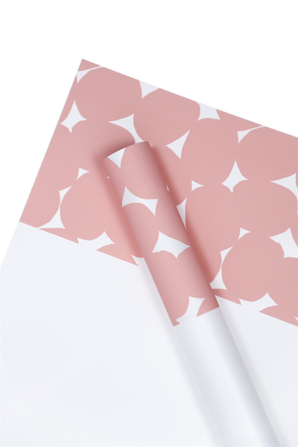 Zweifarbiges Geschenkpapier mit gepunkteten Blumen