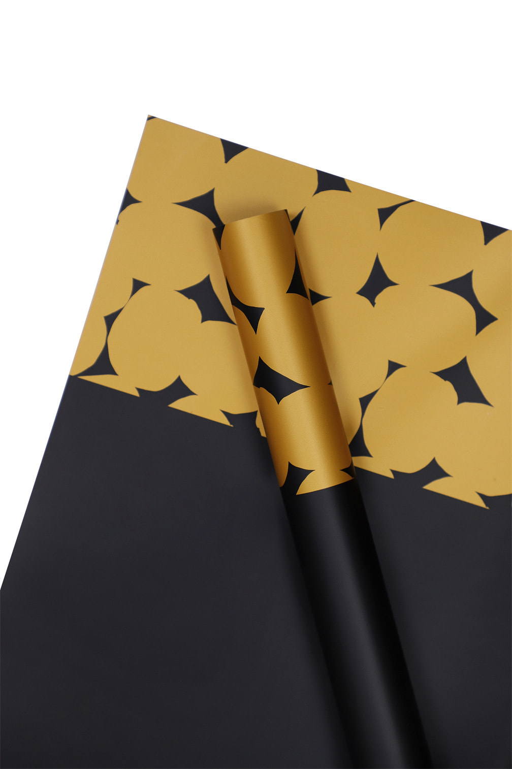 Zweifarbiges Geschenkpapier mit gepunkteten Blumen