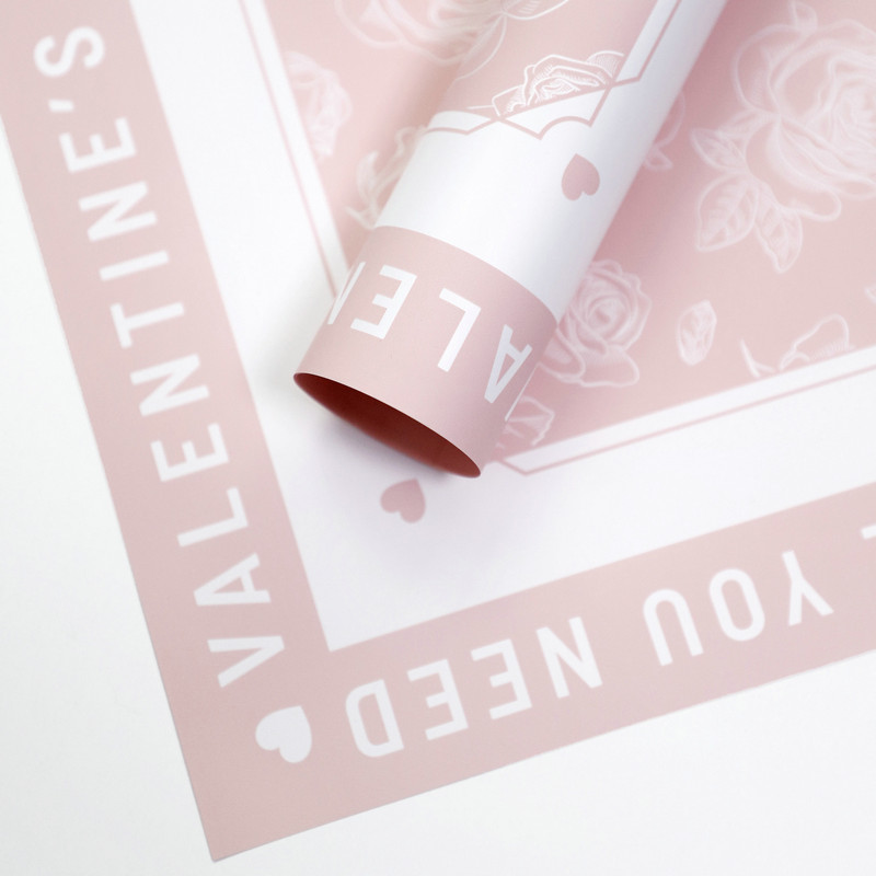 Blumen-Geschenkpapier mit Rosenmuster