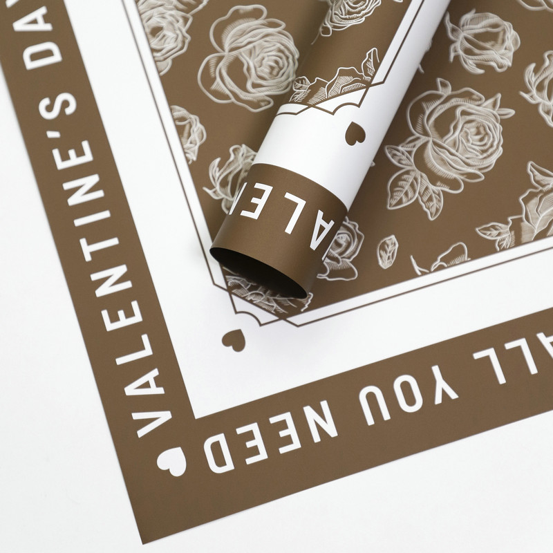 Blumen-Geschenkpapier mit Rosenmuster