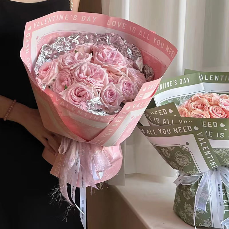 Blumen-Geschenkpapier mit Rosenmuster