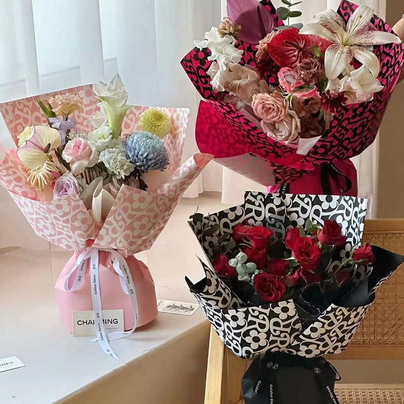 Blumen-Geschenkpapier mit mattem Film-Blumenmuster