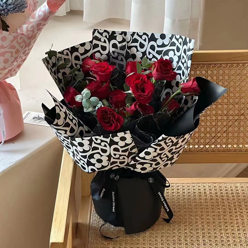 Blumen-Geschenkpapier mit mattem Film-Blumenmuster