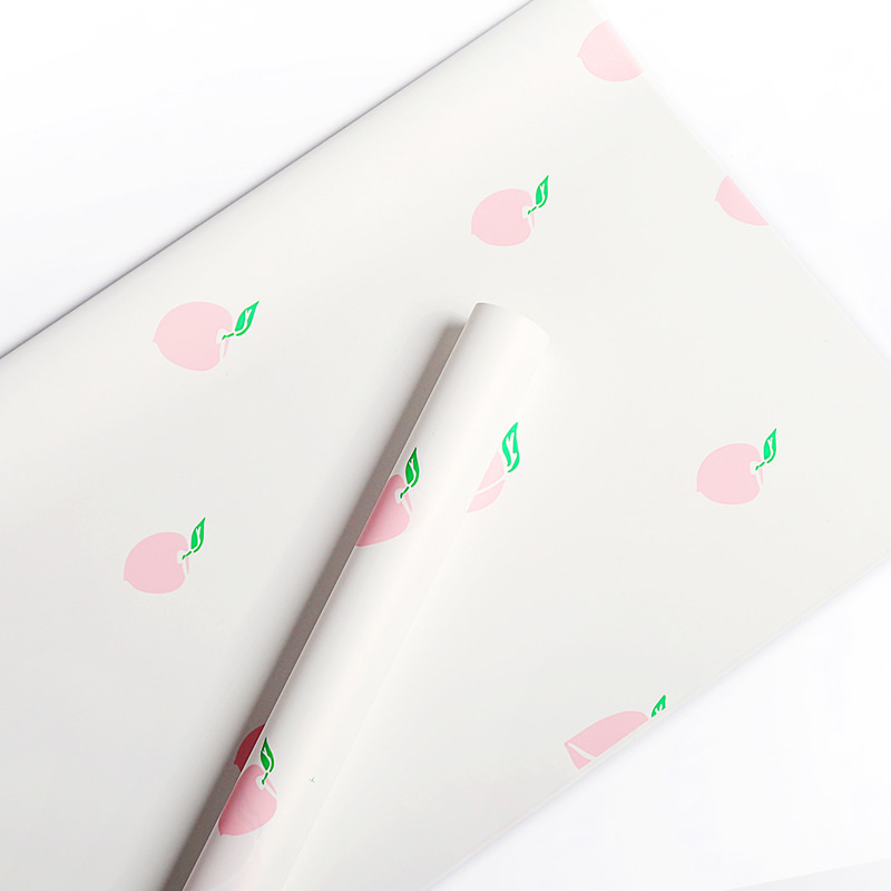 Einfaches Blumenstrauß-Geschenkpapier mit Fruchtmuster