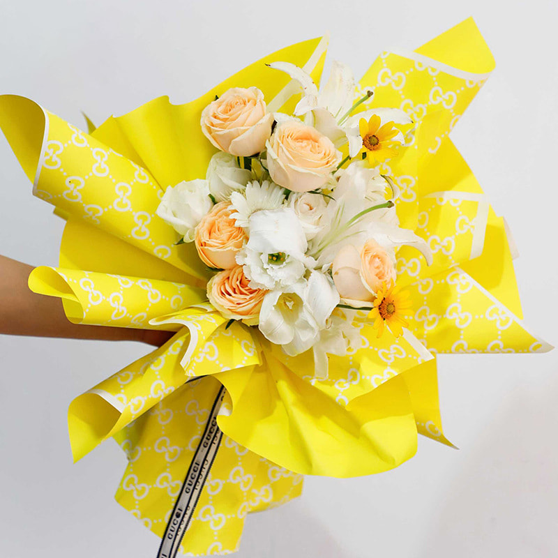 Modisches G-Flower-Geschenkpapier