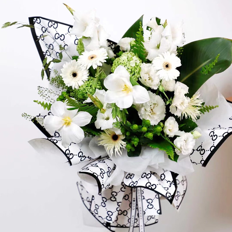 Modisches G-Flower-Geschenkpapier