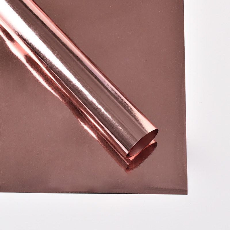Doppelseitig schimmerndes Metallic-Folienstrauß-Geschenkpapier