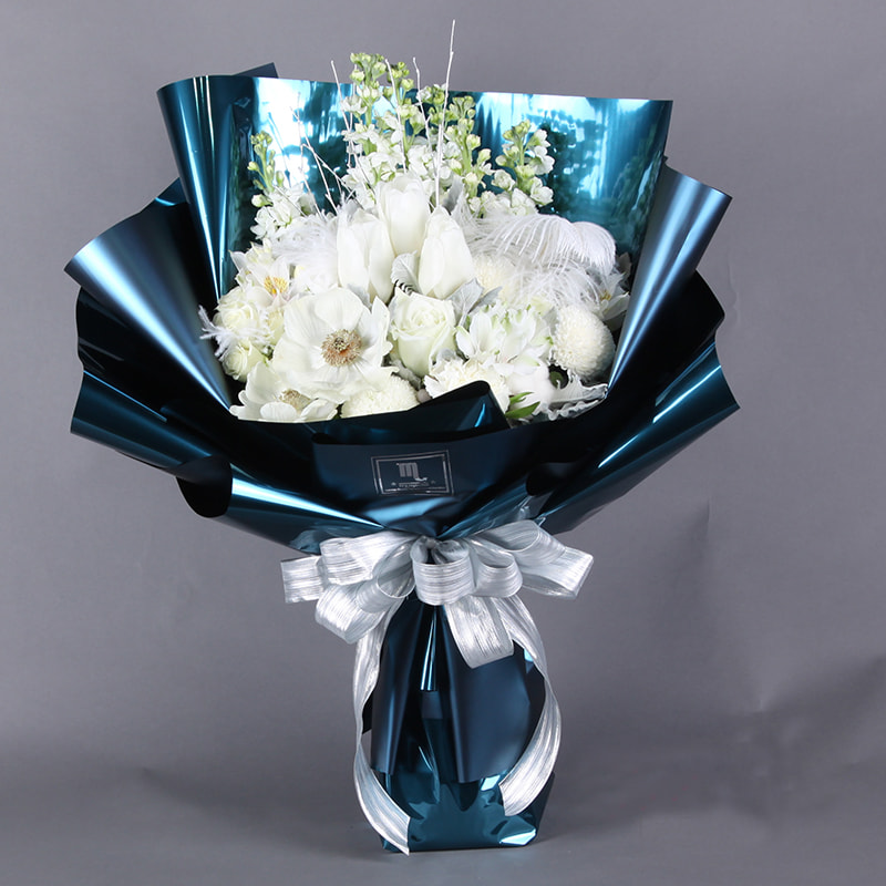 Doppelseitig schimmerndes Metallic-Folienstrauß-Geschenkpapier