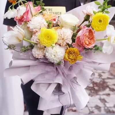 Einfaches strukturiertes Blumenstrauß-Geschenkpapier